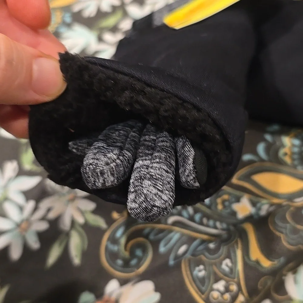 ❤️10/$40 New Black and Gray Kids Gloves